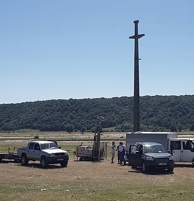 DESPRE NOI1.jpg