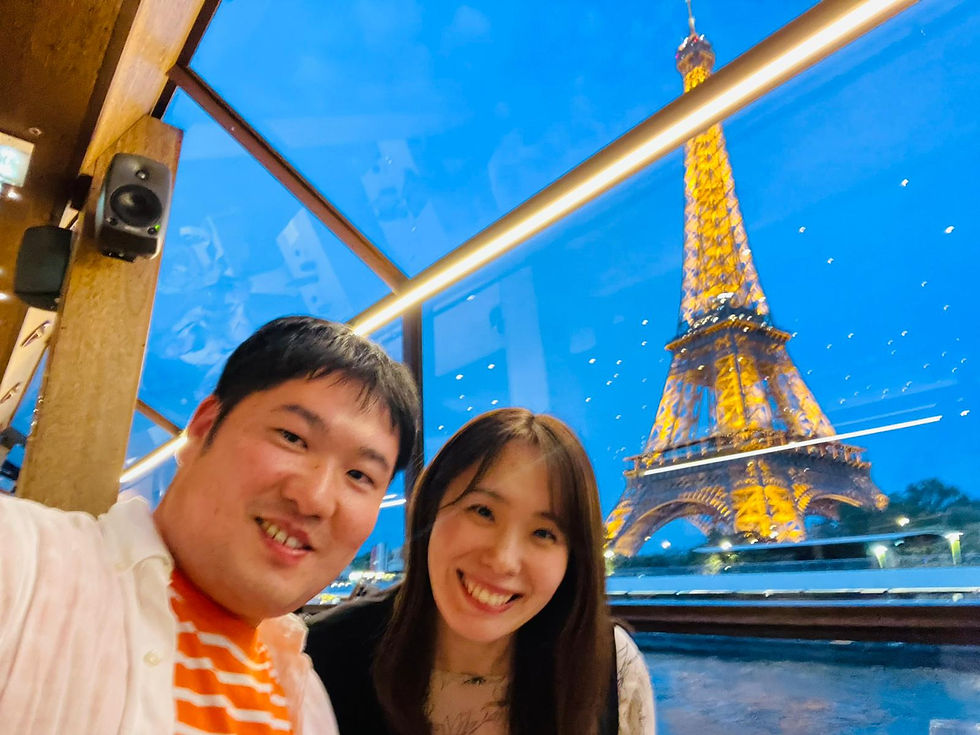 セーヌ川ディナークルーズは窓側がマスト