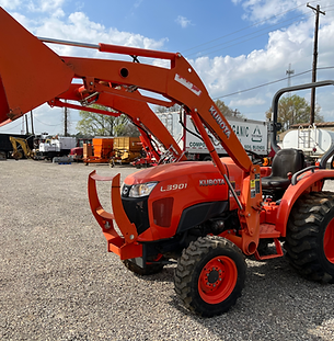 2014 Kubota 3901 Tractor with LA 525 loader