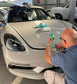 Dedcorazione su Porsche 718