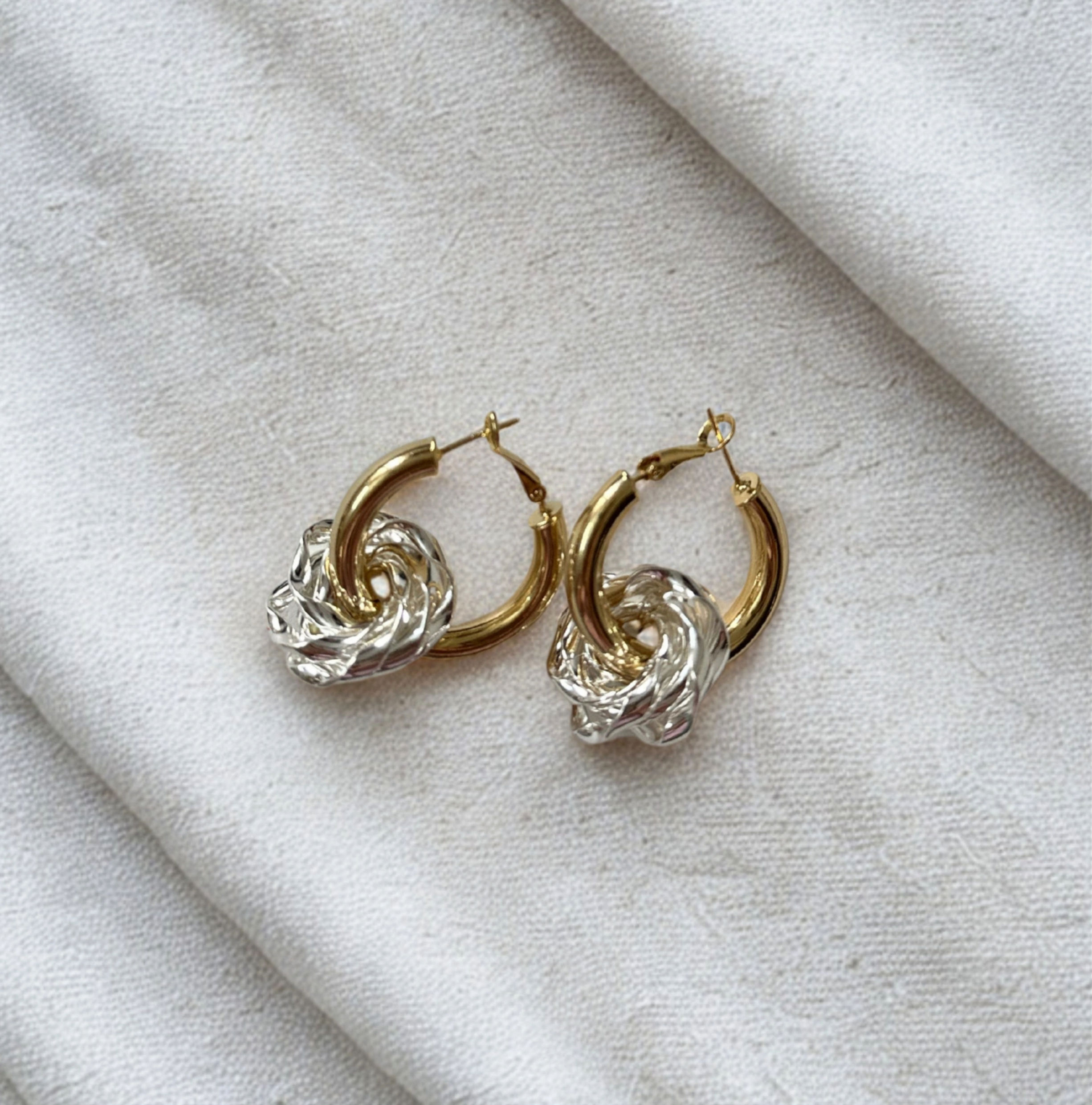Tidal Knot Hoops