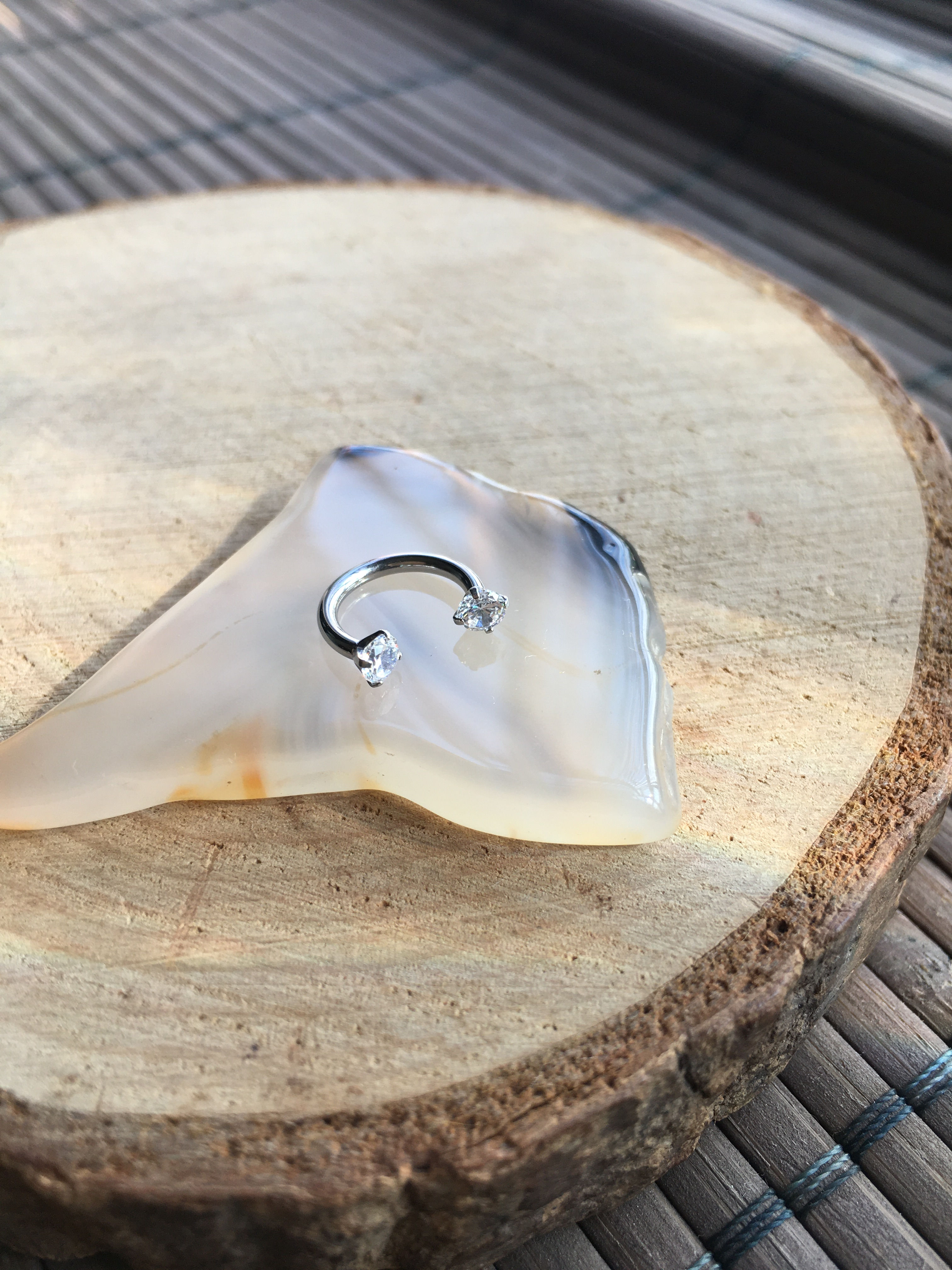 Ferradura com Zircônias