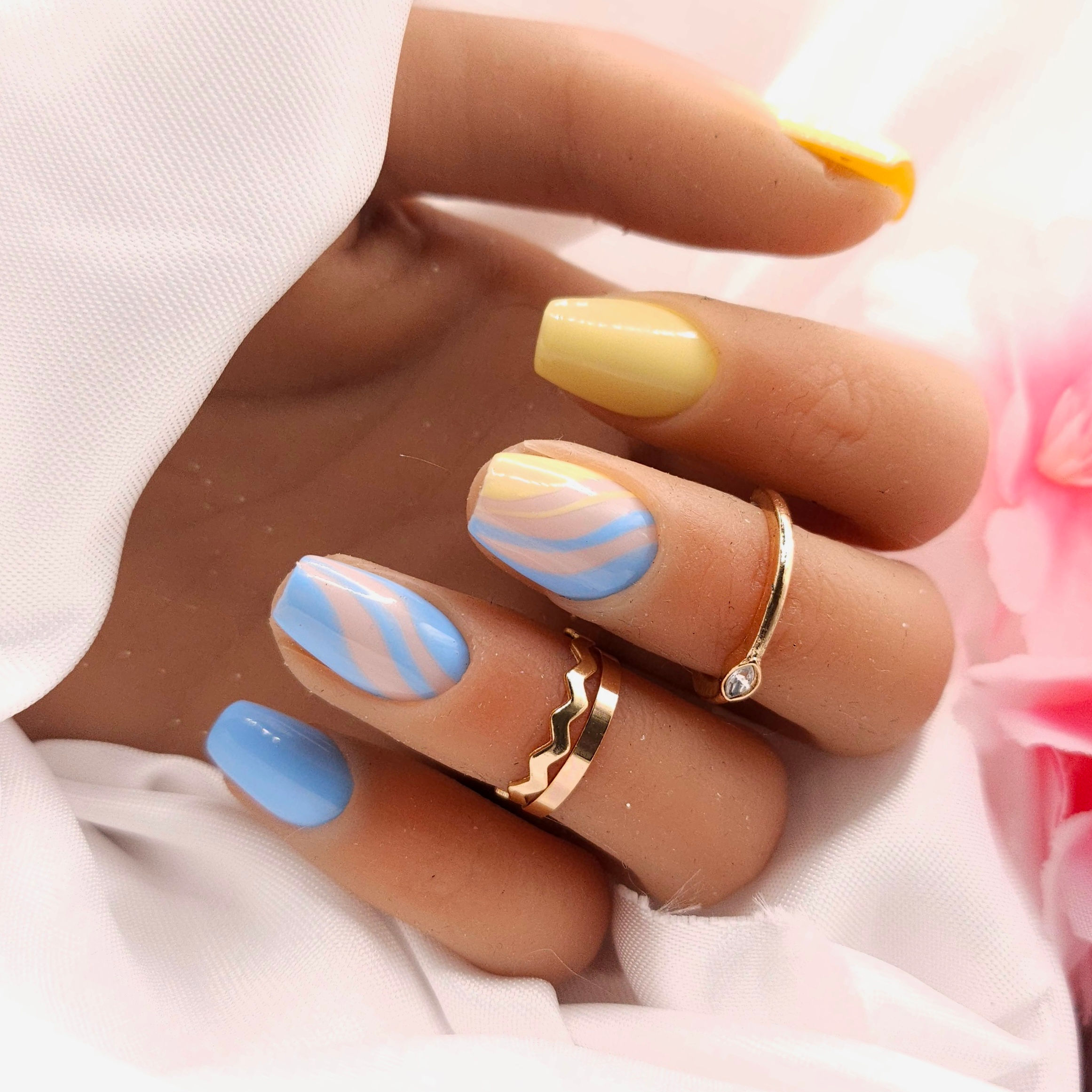 Press On Nails Jaune et Bleu Pastel