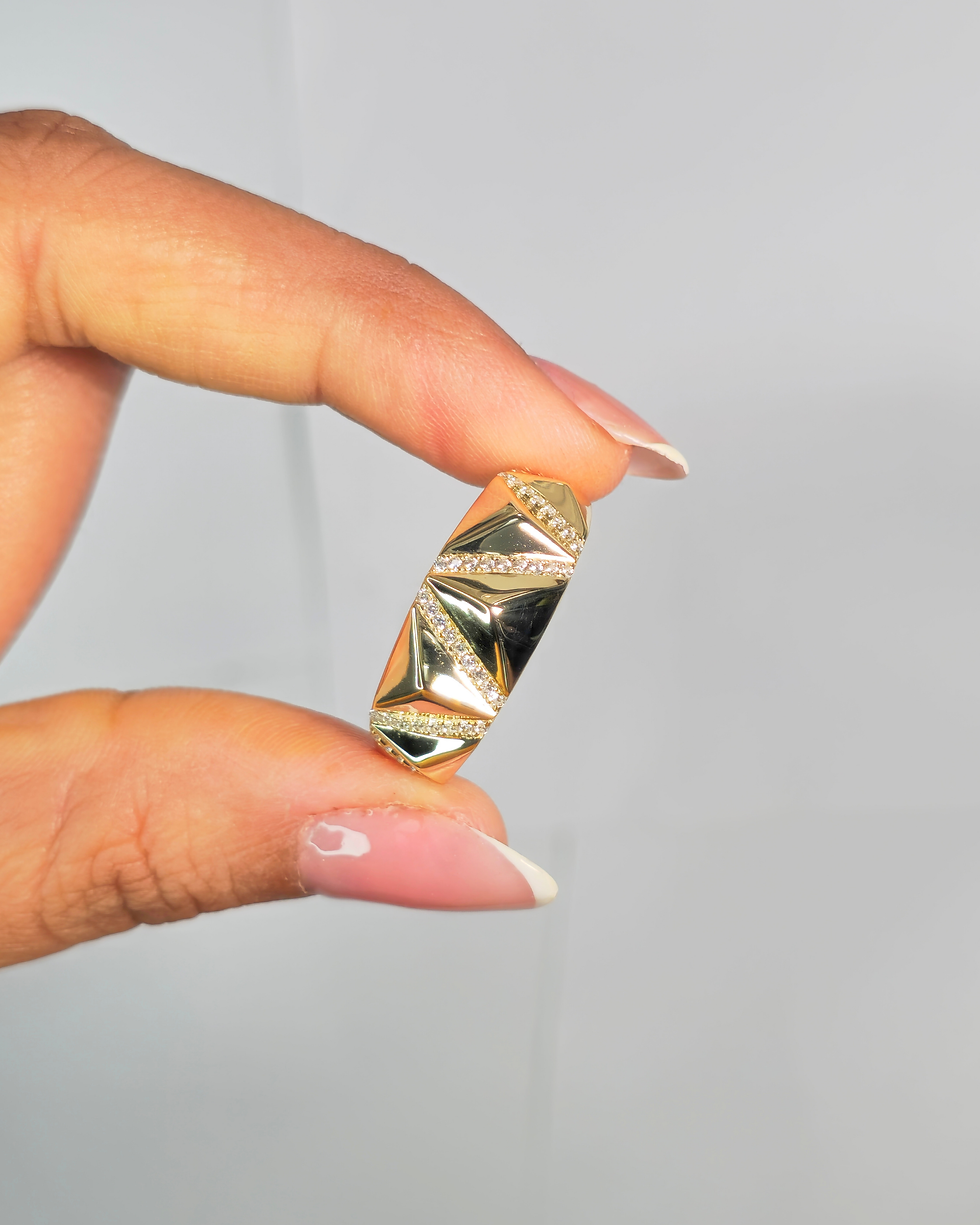Thumbnail: Mountain Tip Silver diamond Ring