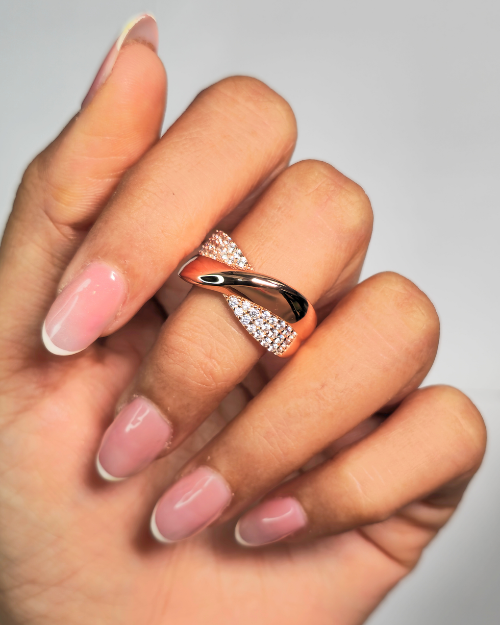 Thumbnail: Cross Line Silver Diamond Ring