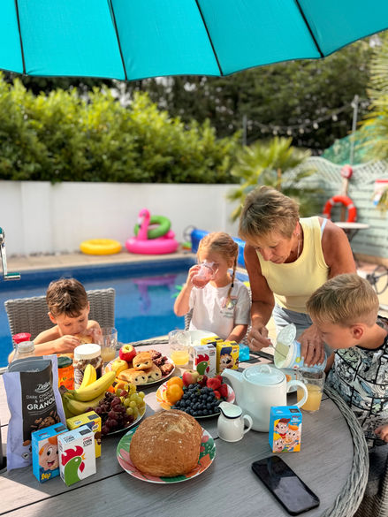 Breakfast by the pool