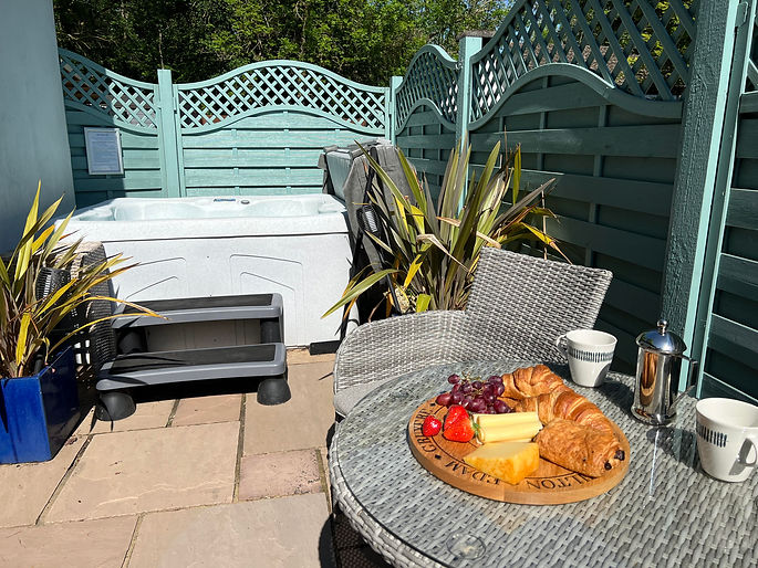 Palm View with hot tub - sleeps 2