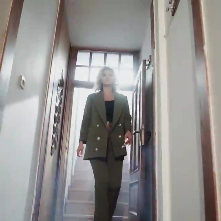 Thumbnail: Suit