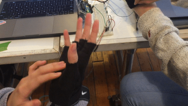 pcom3.gif