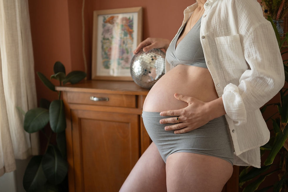 femme enceinte à son domicile