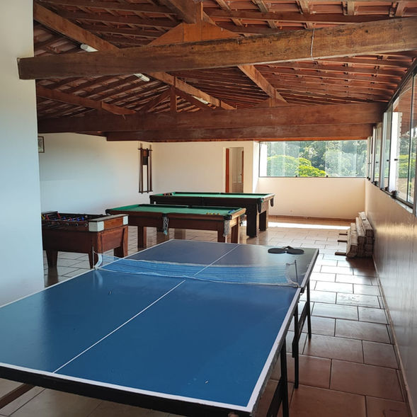Salão de Jogos, Ping-pong, pebolim, sinuca, playground e campo de futebol no Recanto do Moura Mairiporã