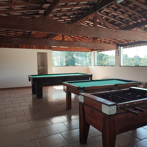 Salão de Jogos, Ping-pong, pebolim, sinuca, playground e campo de futebol no Recanto do Moura Mairiporã