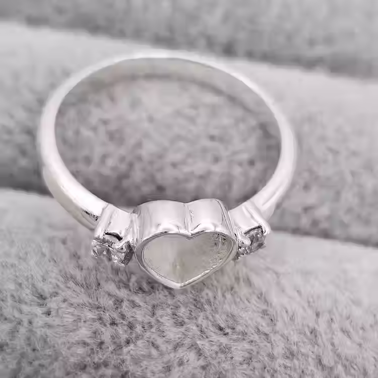 Thumbnail: The 'Lynne' Ring