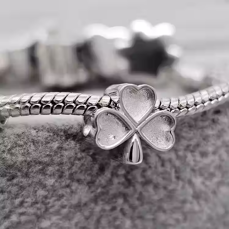 Thumbnail: The 'Lady Luck' charm