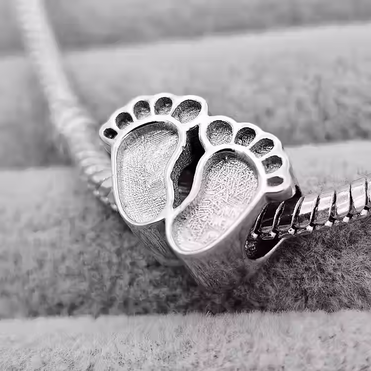 The 'Alice' Charm