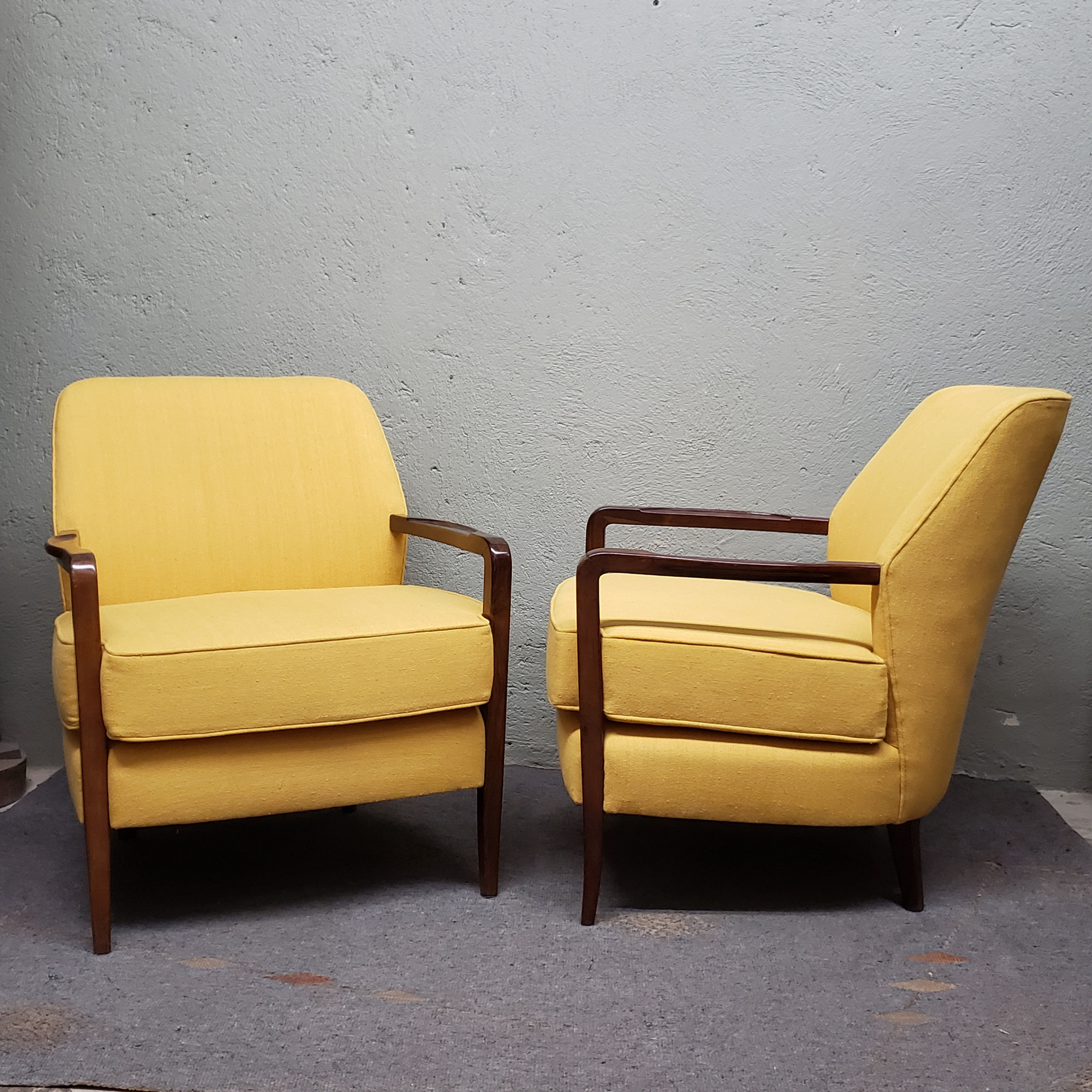 PAR DE POLTRONAS ESTOFADAS ANOS 50