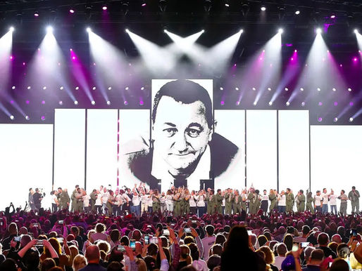 Les Enfoirés 2027 : La troupe annonce son grand retour et dévoile ses dates !
