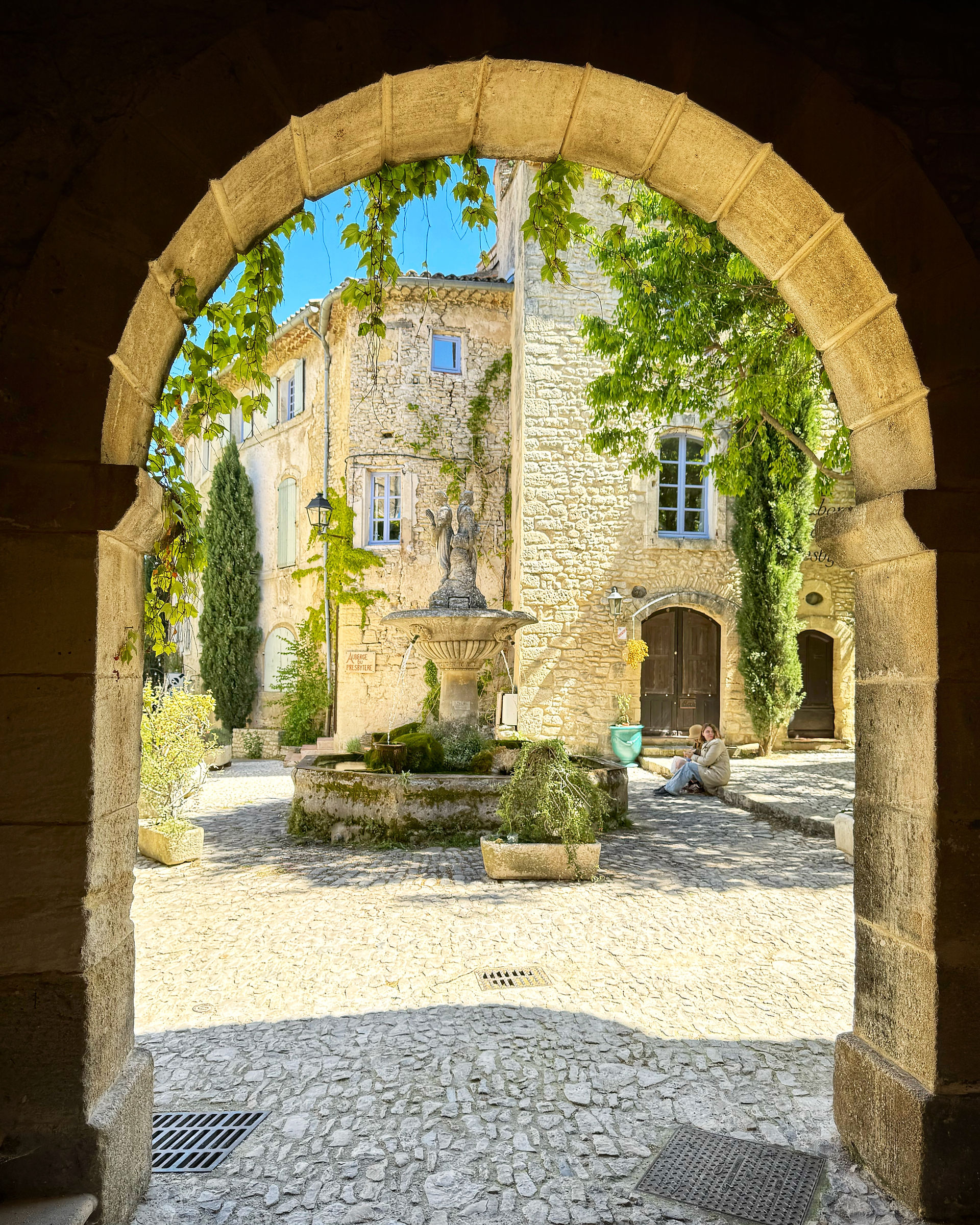 A fountain in Saignon