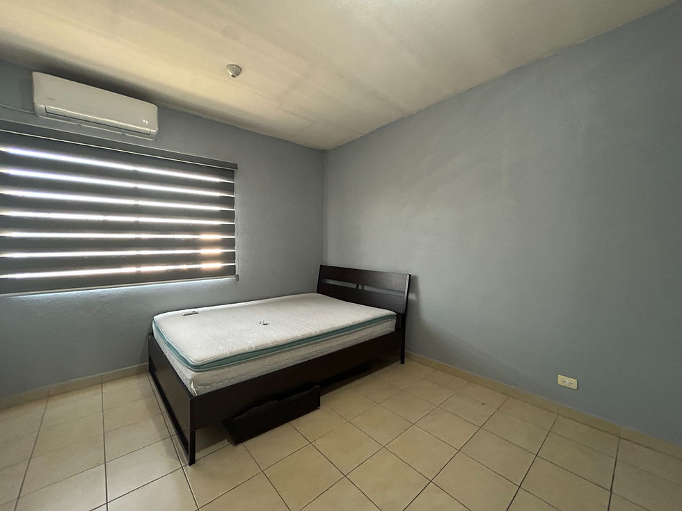 Miniatura: Casa en Venta en Lomas de Terrabella, Tijuana | 2 recámaras - $2,550,000