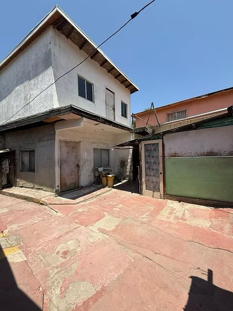 Miniatura: Casa en Venta en Avenida Chula Vista, Tijuana | 2 recámaras - $190,000 USD