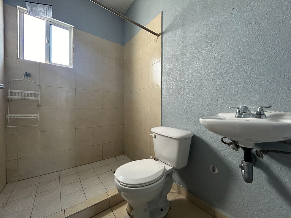 Miniatura: Casa en Venta en Lomas de Terrabella, Tijuana | 2 recámaras - $2,550,000