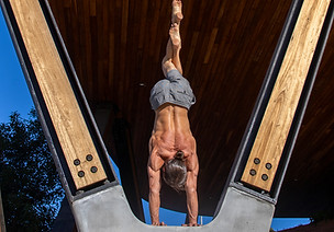 Axis Balance_Handstands-20.jpg