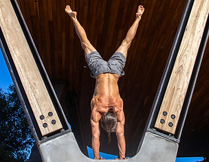 Axis Balance_Handstands-18.jpg