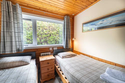 Twin room of Glen Gour cabin