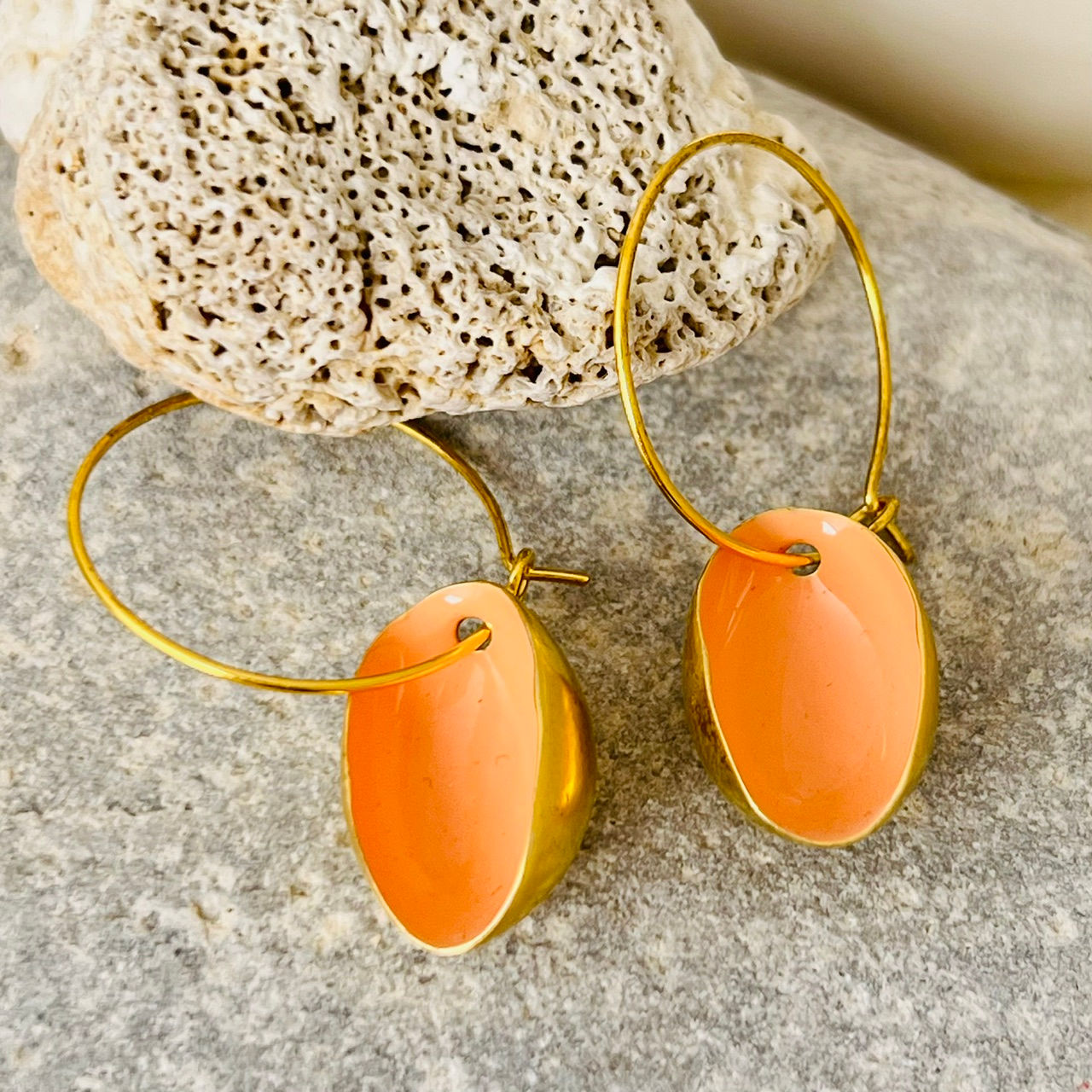PISTACHIO EARRINGS - PASTEL ORANGE