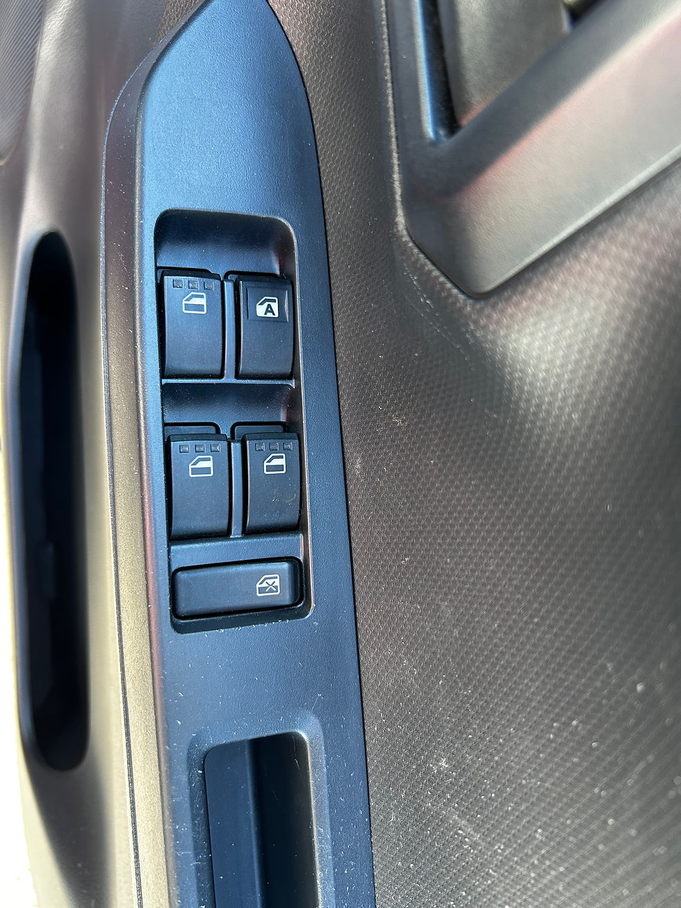 サムネイル： 2018 Daihatsu Mira E:S