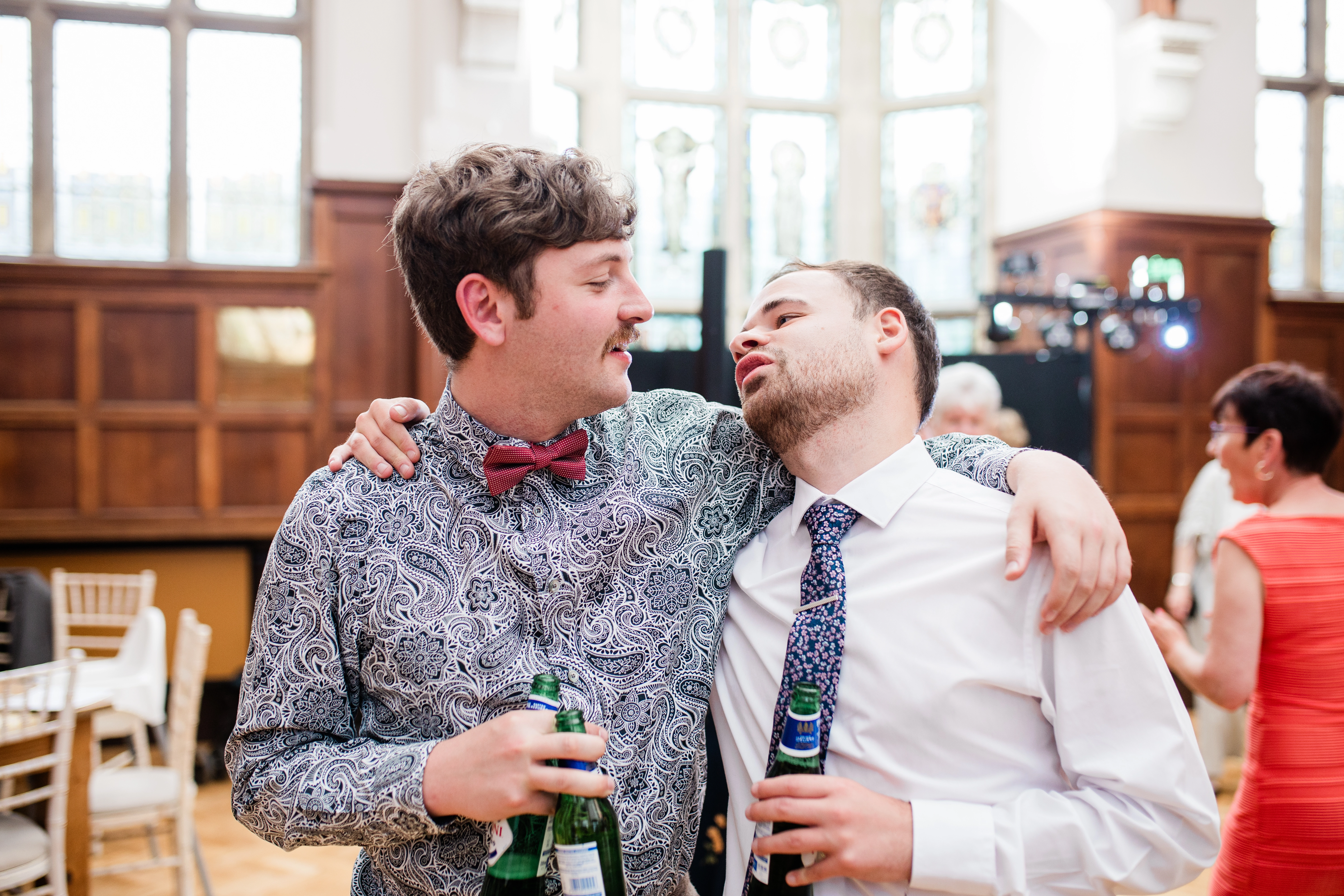 two guests looking at each other on the dancefloor