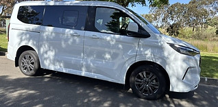 Ford minivan.jpg