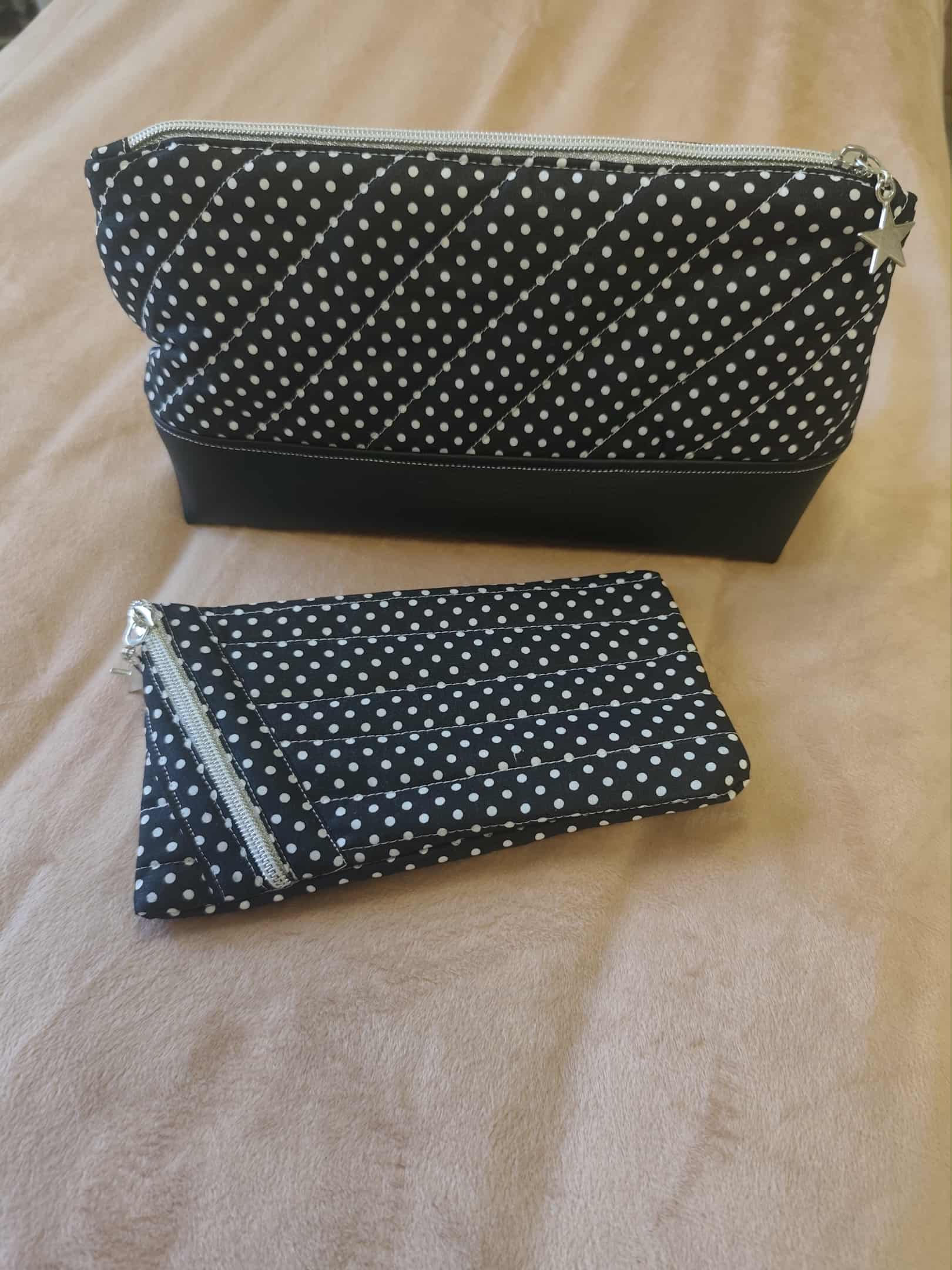 Ensemble trousse de toilette+étui