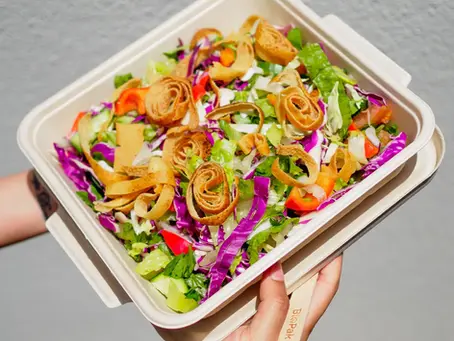 How to choose food packaging: BioBoard vs BioCane