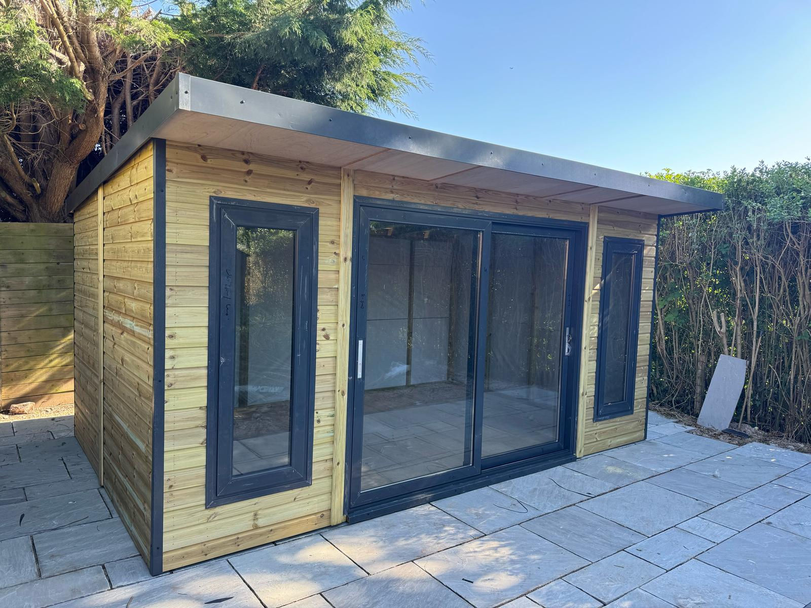 16x10 Summerhouse with 8ft Sliding doors, 2 windows & Pent roof