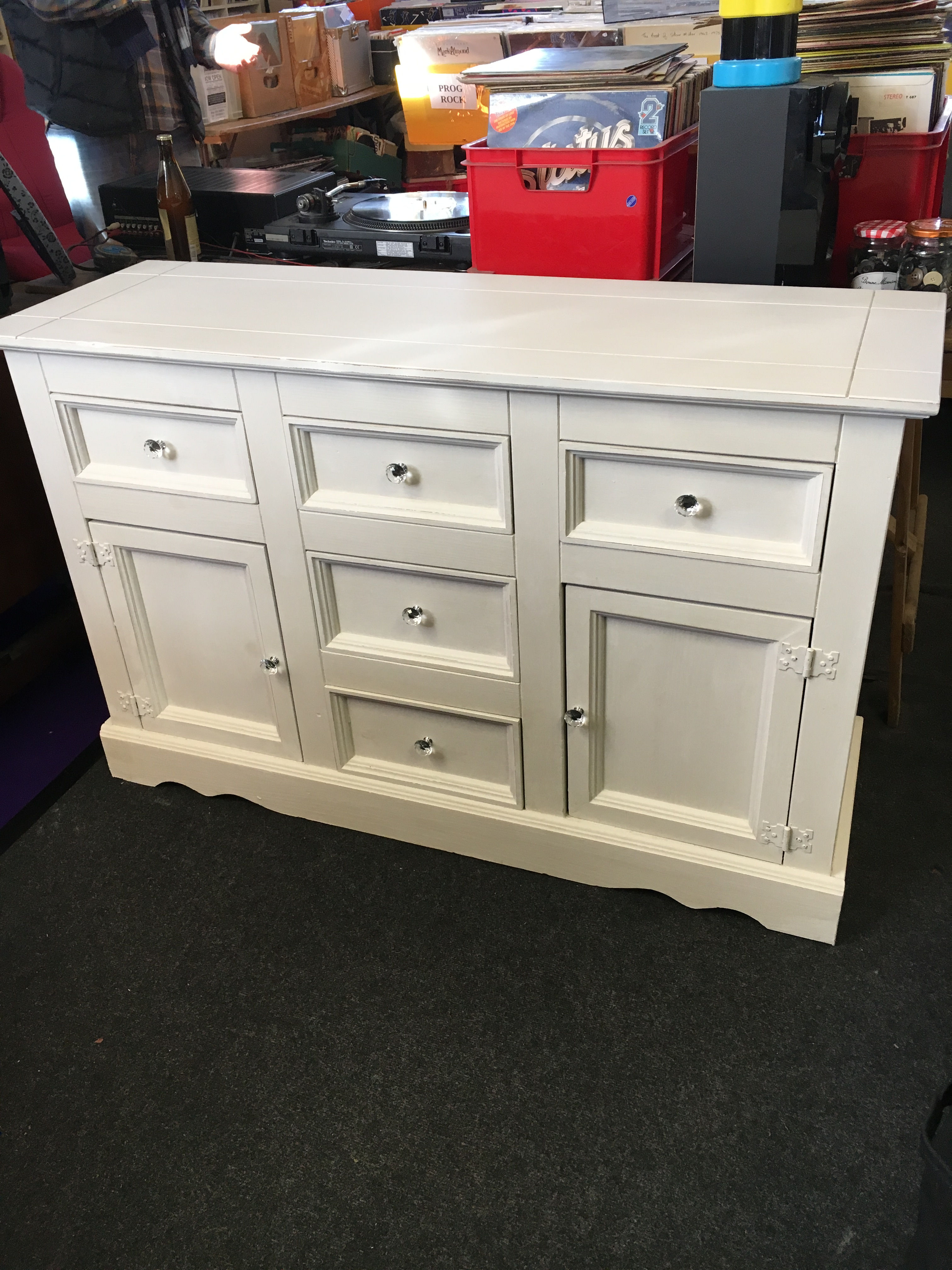 More chic than shabby sideboard