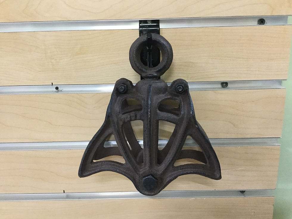 Thumbnail: Cast Iron Hoist  (180-0011)