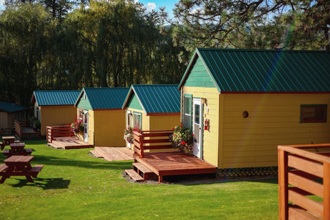 Fully furnished cabins on curlew lake