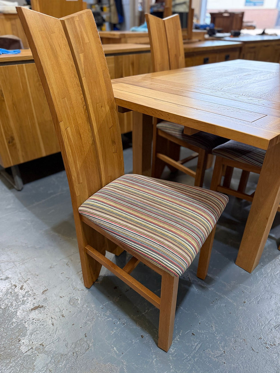 Thumbnail: Solid Natural Oak Extending Table & 4 Chairs