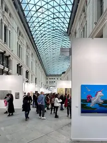 Ferias de arte contemporáneo en España: cuál es cuál y a cuál ir en la semana del arte 🎟️