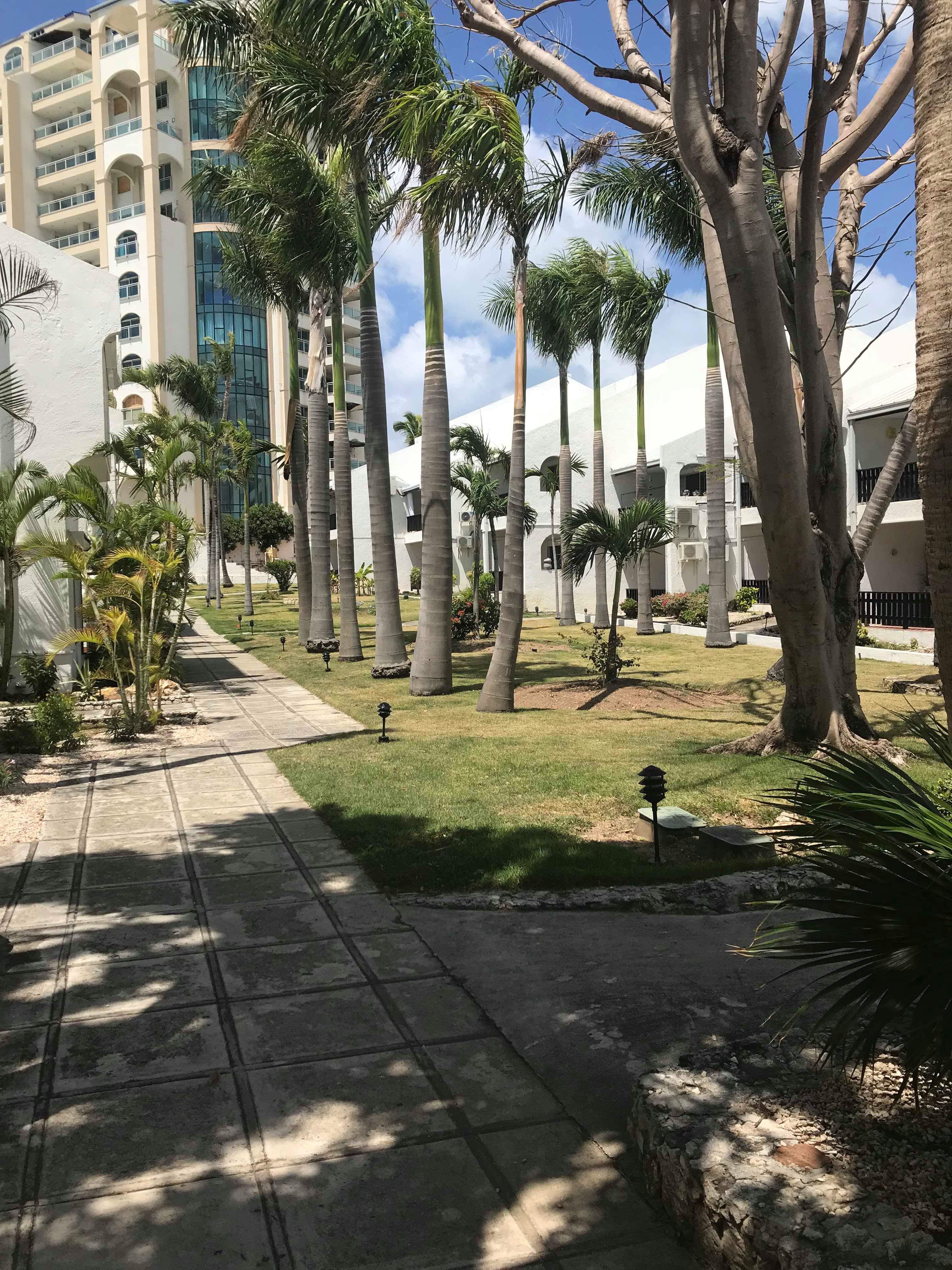 Cupecoy Beach Club