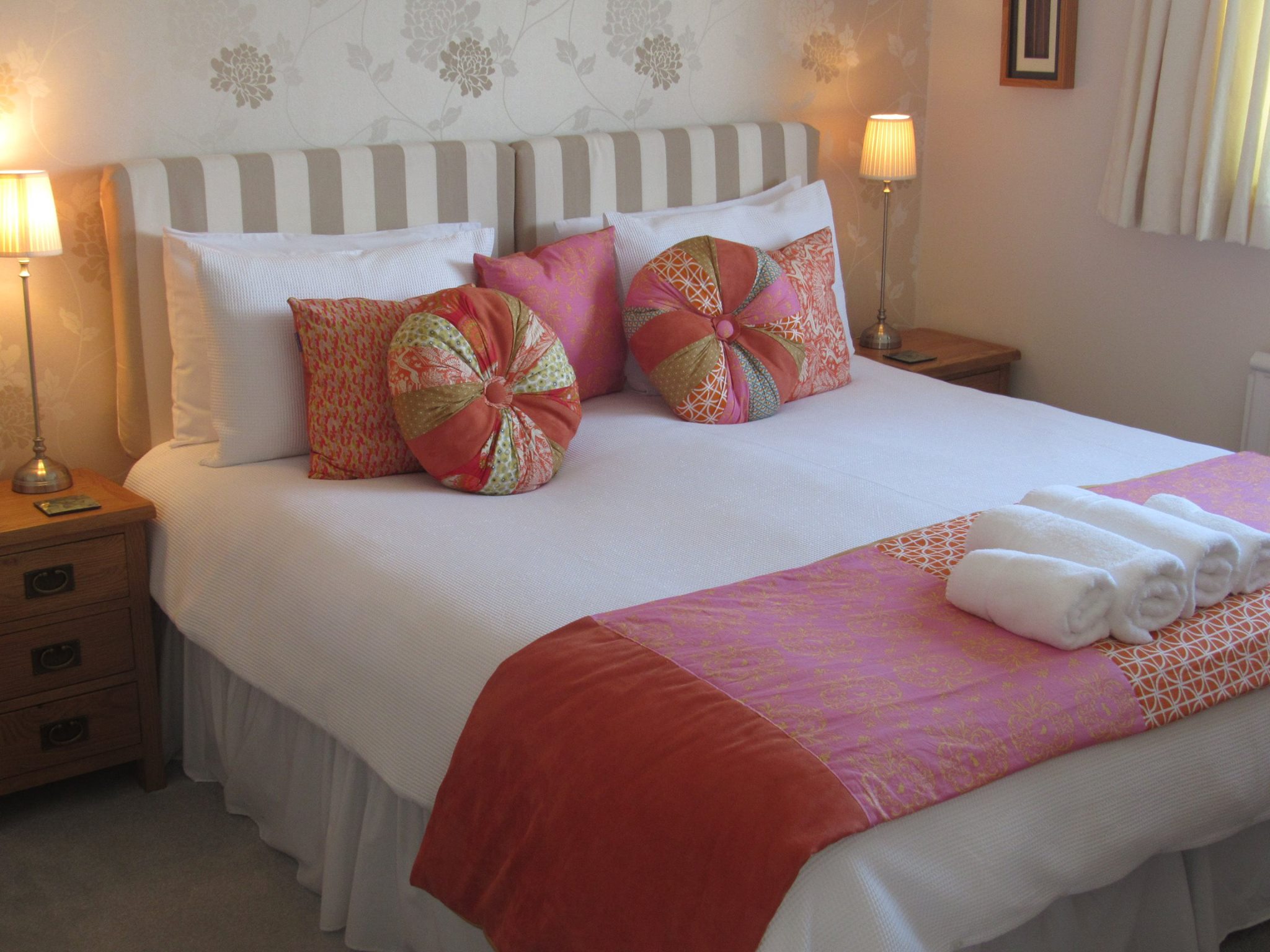 Hotel cushions, bed runner set