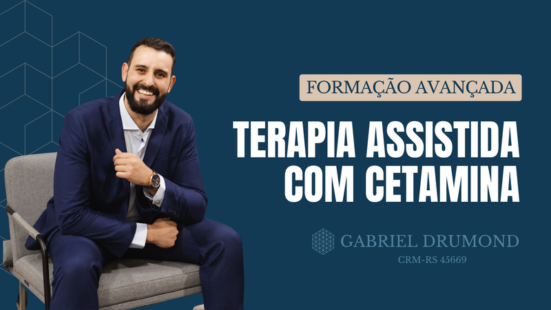 a man in a suit sits in front of a blue background that says formação avançada terapia com cetamina