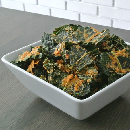 Raw kale chips