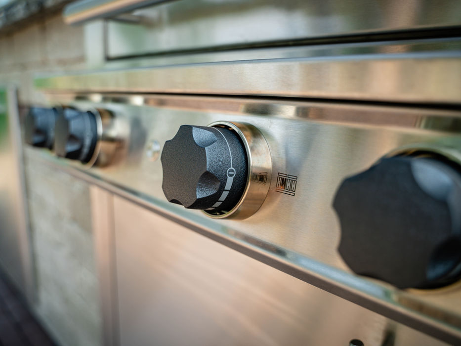 Built-in grill island installation in Grand Ledge