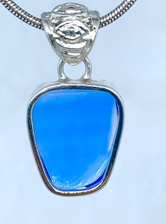 Thumbnail: S 22 - Siberian Blue Simple range pendant hand made in Bali