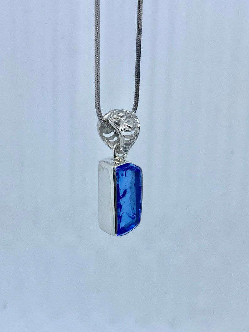 Thumbnail: S 101 - Siberian Blue Simple Pendant