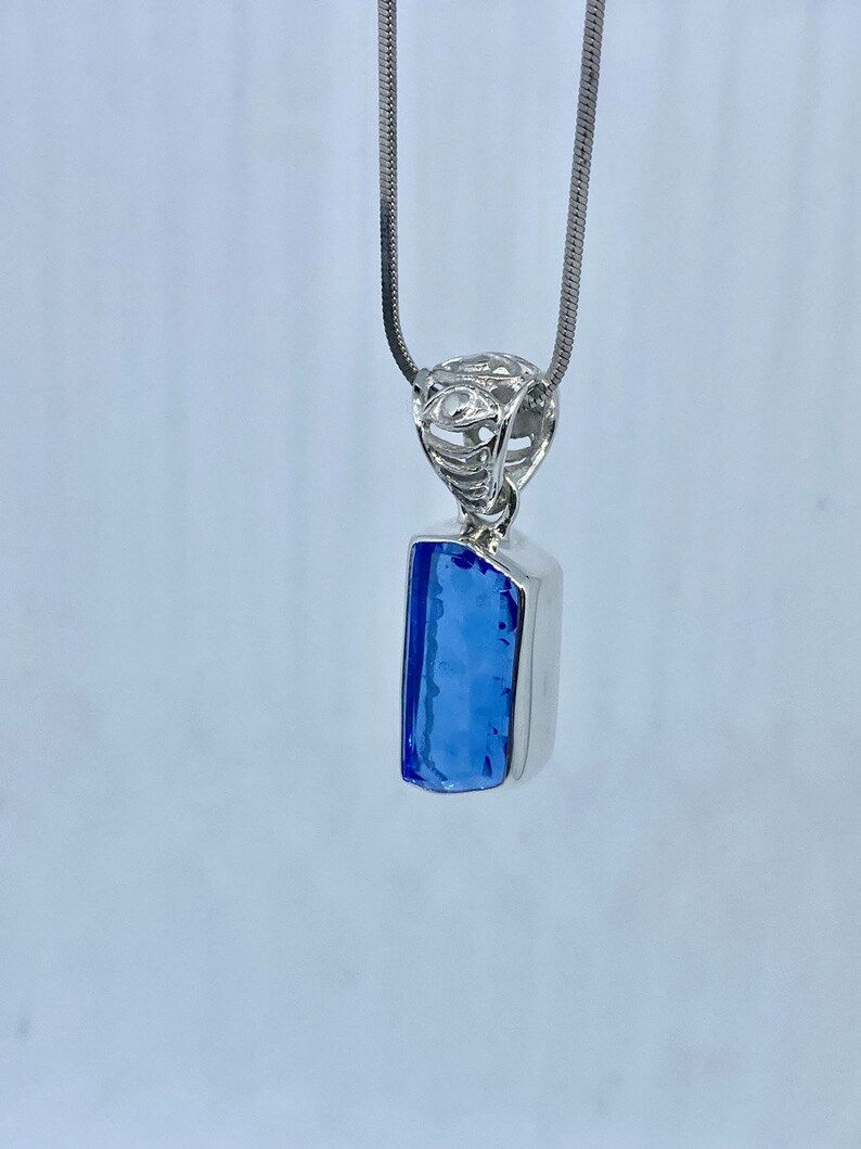 Thumbnail: S 101 - Siberian Blue Simple Pendant