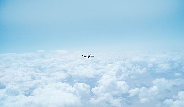 雲の上飛行機