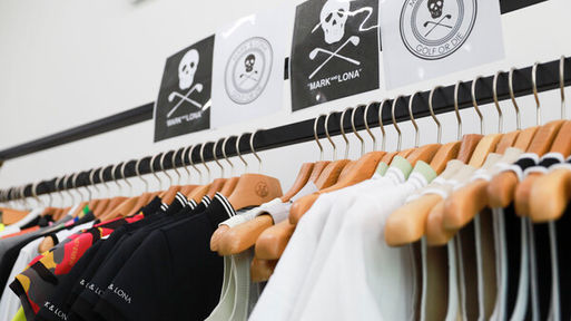 “인기 브랜드 골프웨어 90% 할인 판매”